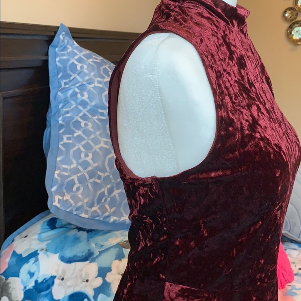 Dress - Picture 4 of 7